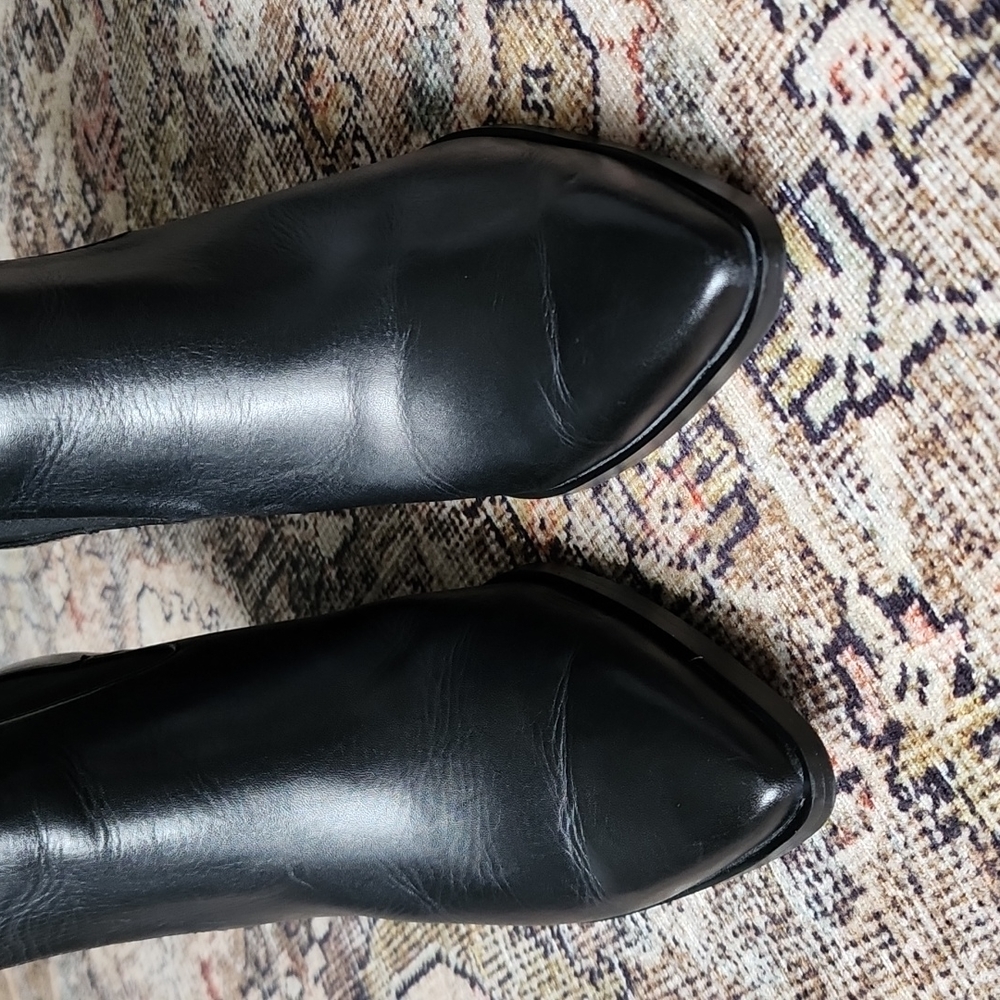 STUNNING Steve Madden black leather slip on bootie! - Picture 3 of 8